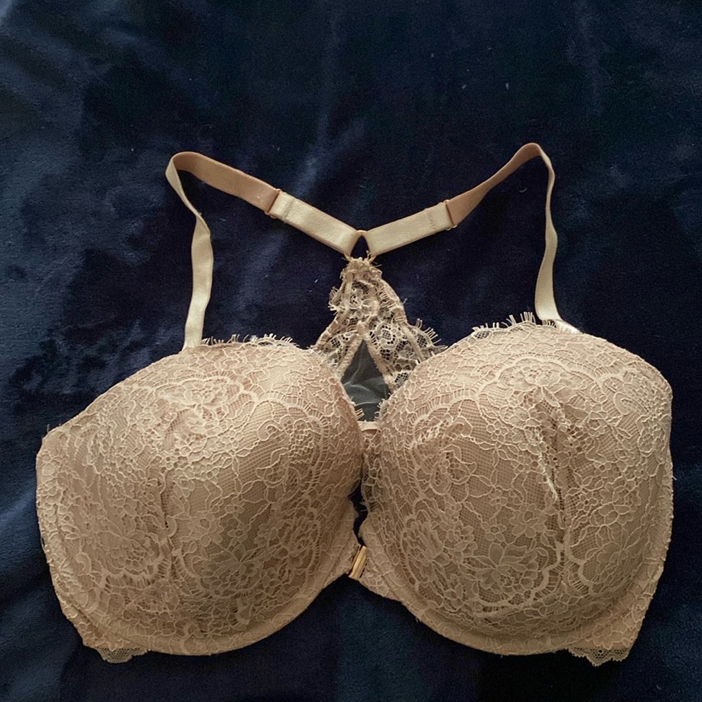 Victorias’s Secret bra front clasping lightly lined